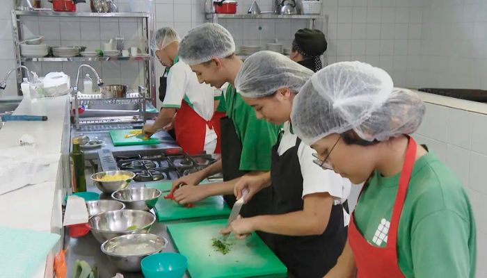 Desemprego cai de 8% para 7,7% no país no terceiro trimestre do ano